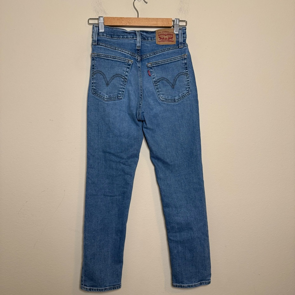 Levi’s Wedgie Straight Jeans - Picture 8 of 13